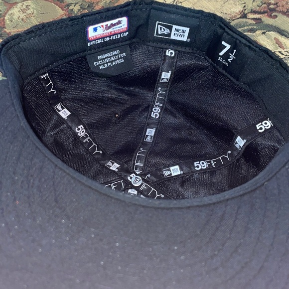 New Era Black Fitted Cap - Picture 6 of 7